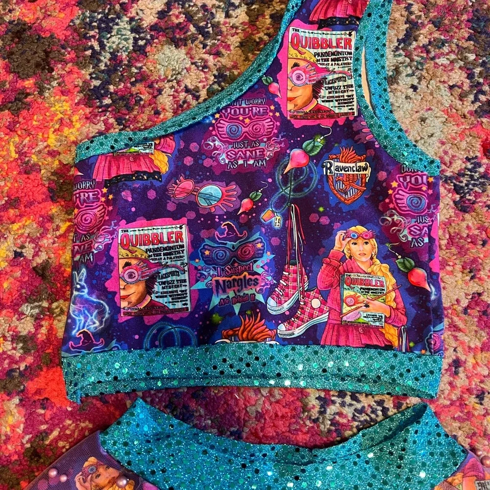 Handmade one shoulder crop and mesh bead skirt Set in Harry Potter pattern - Picture 2 of 8